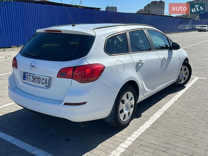 Універсал Opel Astra 2012 в Калуші