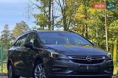 Универсал Opel Astra 2019 в Дрогобыче