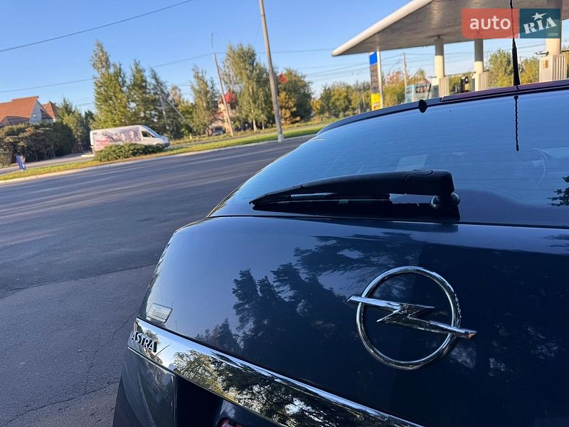 Универсал Opel Astra 2009 в Луцке