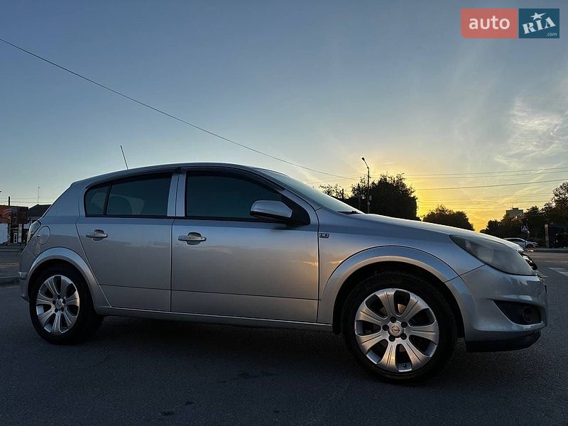 Хетчбек Opel Astra 2011 в Павлограді