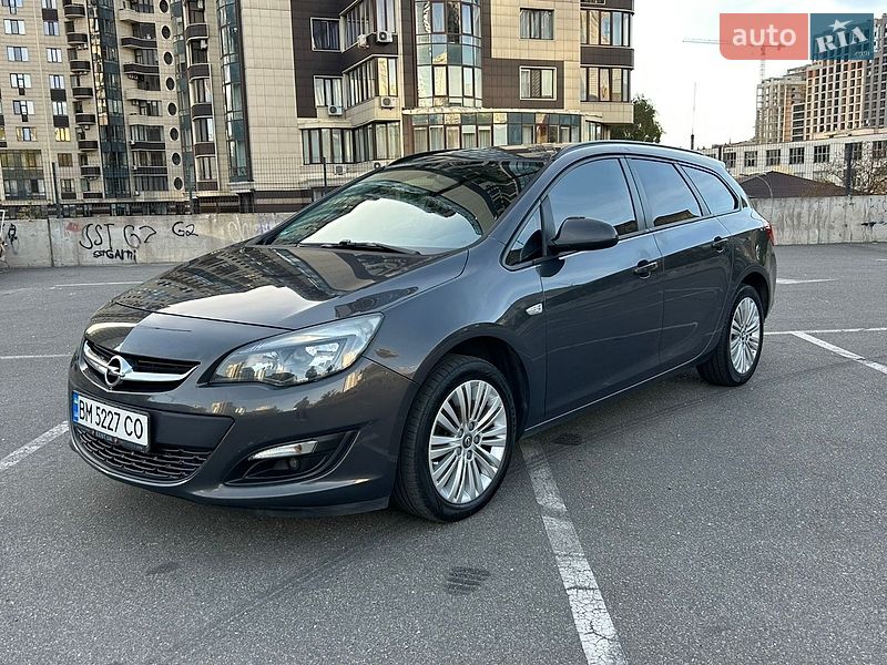 Універсал Opel Astra 2014 в Києві