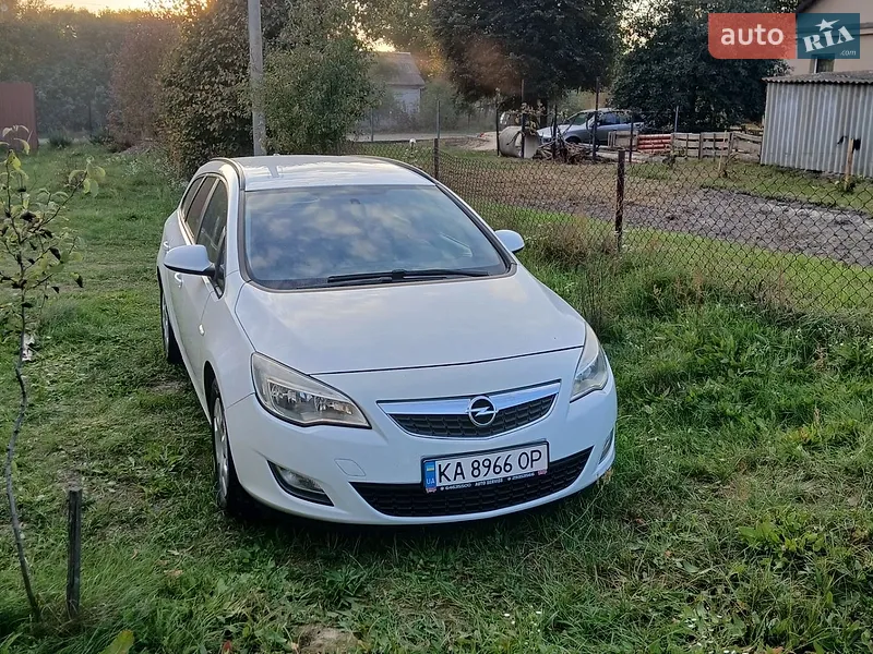 Opel Astra 2012