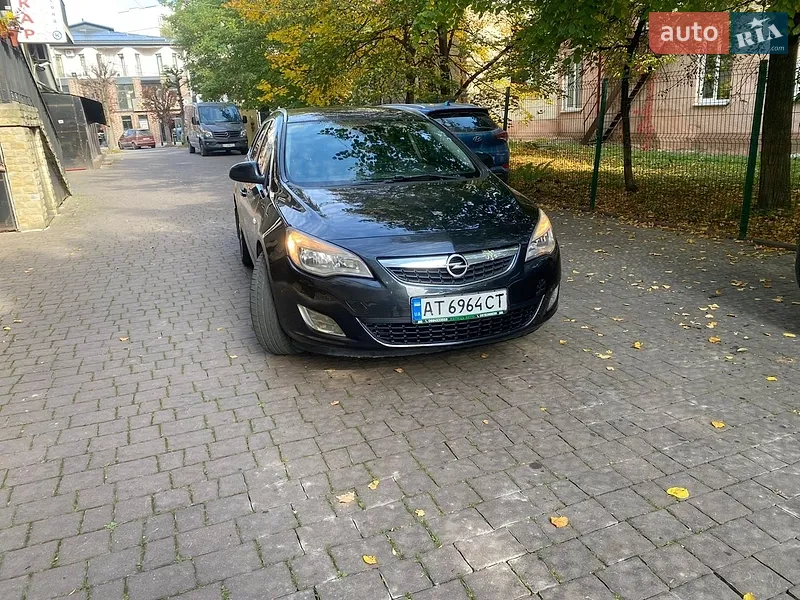 Opel Astra 2012