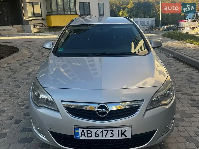 Opel Astra 2011