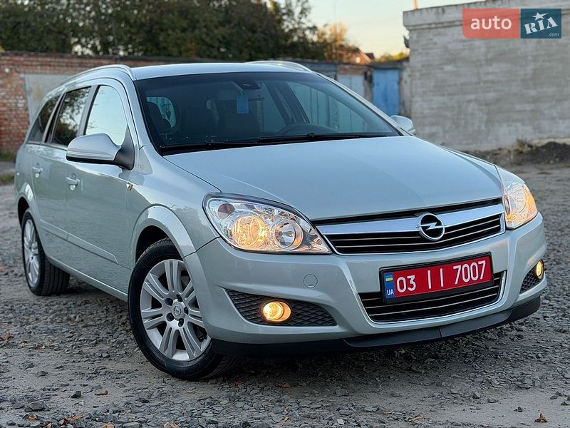 Универсал Opel Astra 2010 в Луцке Универсал Opel Astra 2010 в Луцке