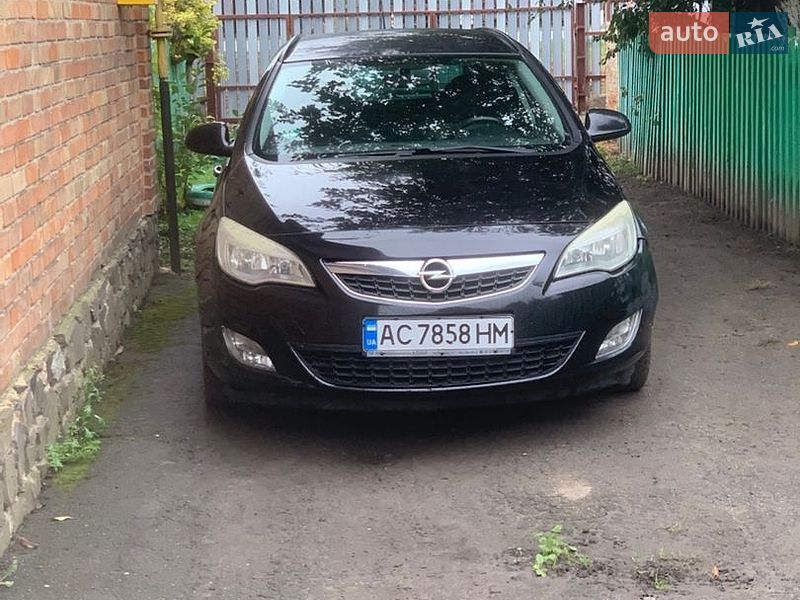 Opel Astra 2011