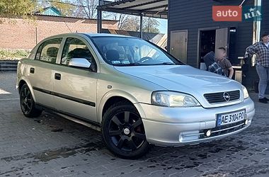 Седан Opel Astra 2000 в Софіївці