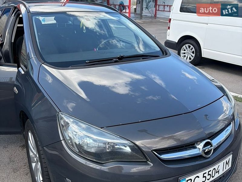 Opel Astra 2012