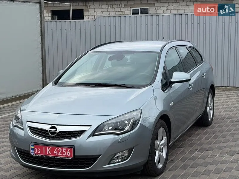 Opel Astra 2012