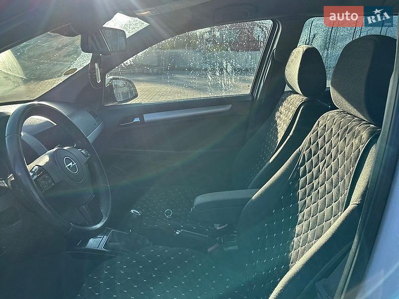 Універсал Opel Astra 2010 в Сторожинці