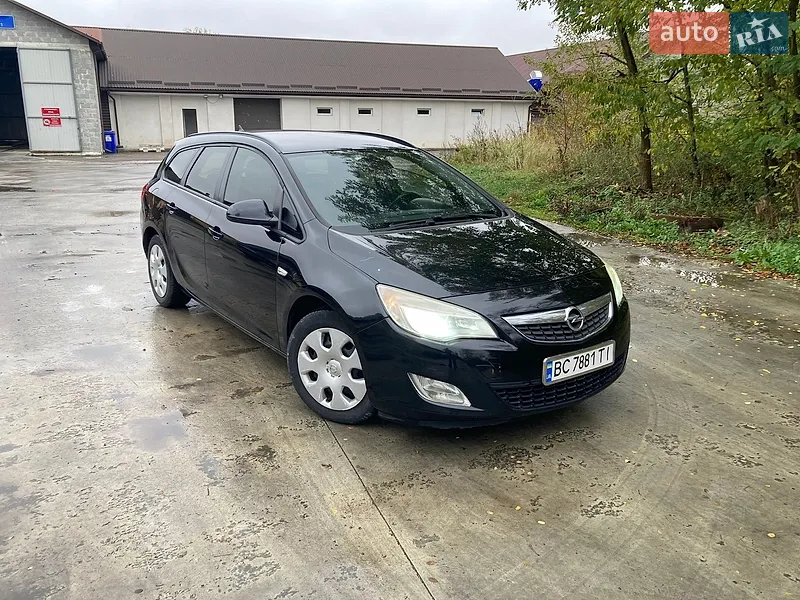 Opel Astra 2011