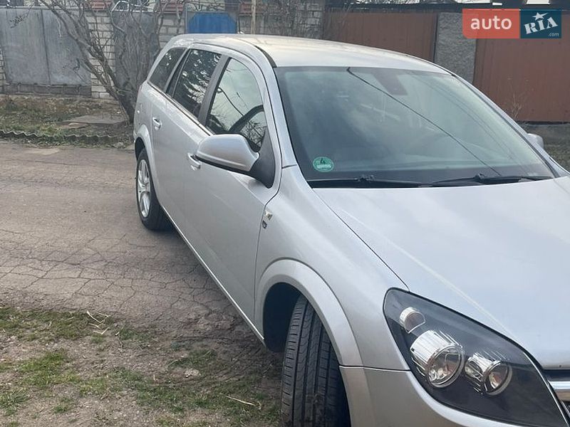 Універсал Opel Astra 2010 в Одесі