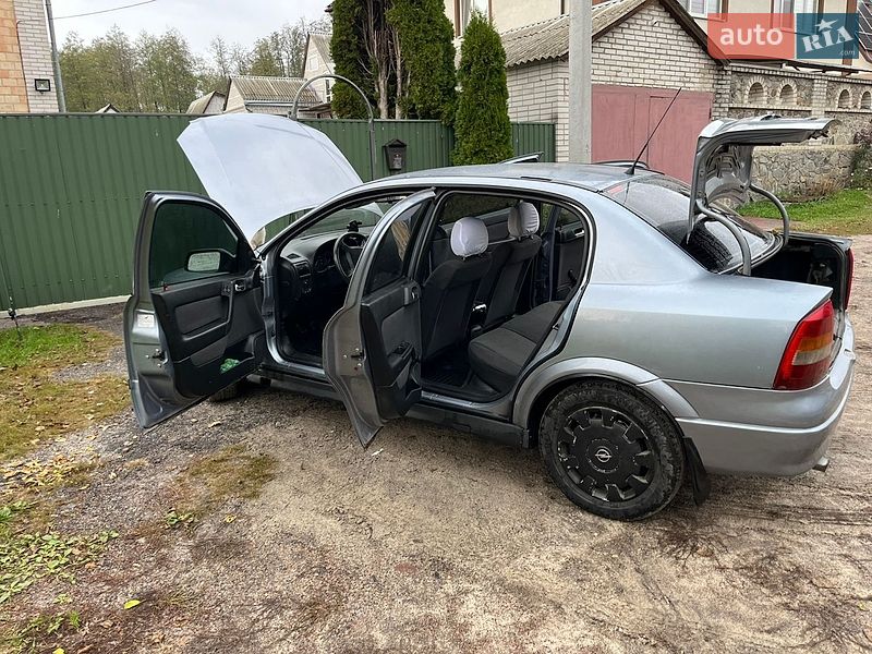 Седан Opel Astra 2003 в Василькове