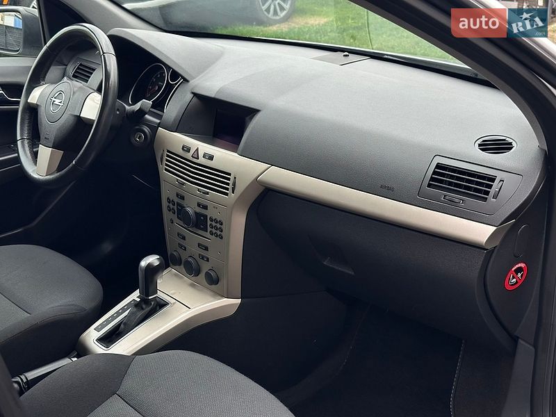 Универсал Opel Astra 2007 в Любешове