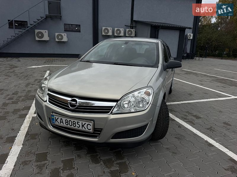 Хэтчбек Opel Astra 2008 в Нежине