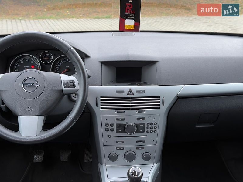 Универсал Opel Astra 2009 в Ровно