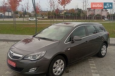 Універсал Opel Astra 2011 в Бучі