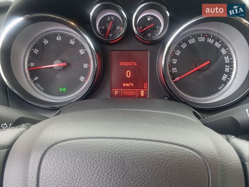 Універсал Opel Astra 2011 в Бучі