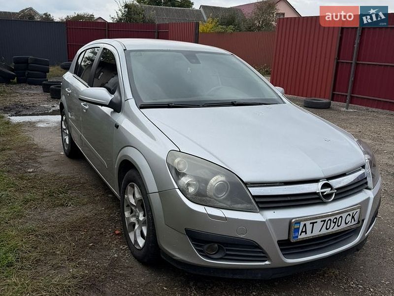 Хэтчбек Opel Astra 2005 в Бурштыне