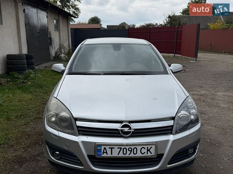Хэтчбек Opel Astra 2005 в Бурштыне