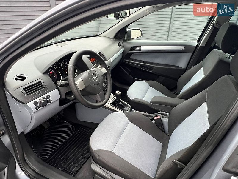Универсал Opel Astra 2006 в Дубно