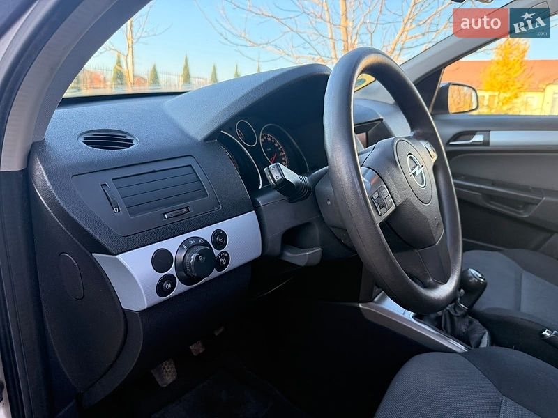 Хэтчбек Opel Astra 2005 в Ивано-Франковске