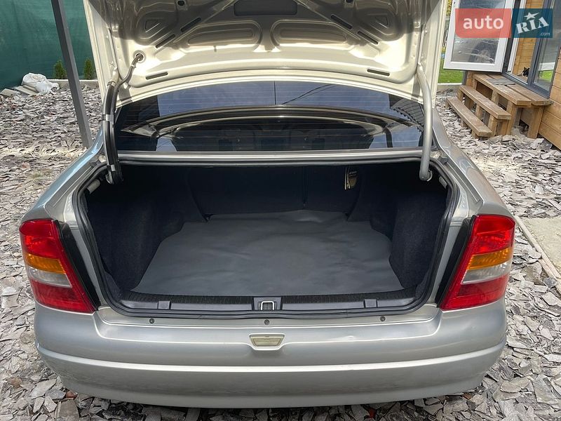 Седан Opel Astra 2008 в Трускавце