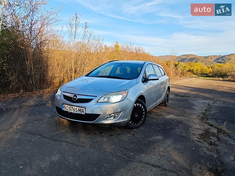 Opel Astra 2011