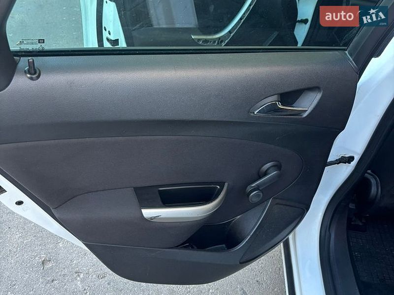 Універсал Opel Astra 2011 в Радивиліві фото 7 Універсал Opel Astra 2011 в Радивиліві