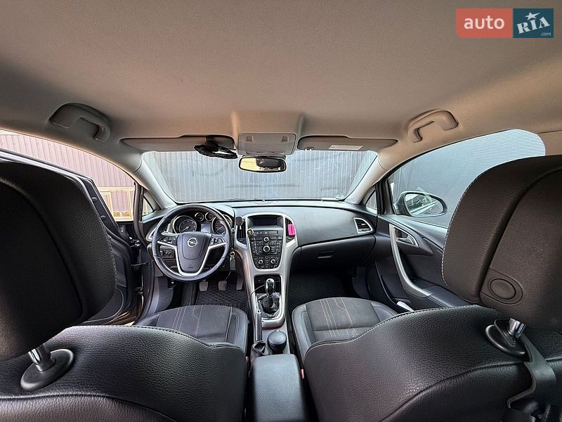 Универсал Opel Astra 2012 в Одессе
