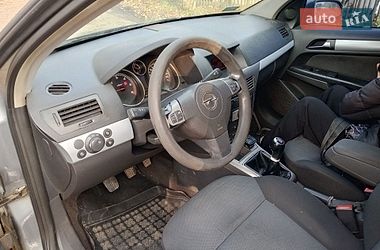 Седан Opel Astra 2005 в Коломые