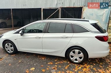 Универсал Opel Astra 2018 в Киеве