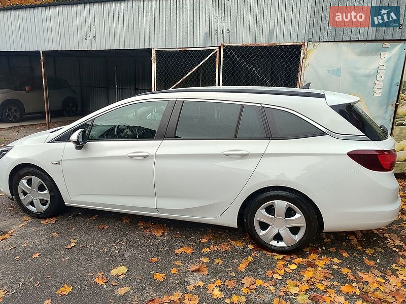 Универсал Opel Astra 2018 в Киеве