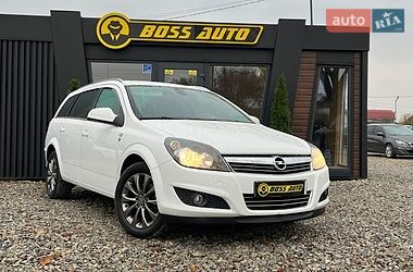 Універсал Opel Astra 2010 в Коломиї