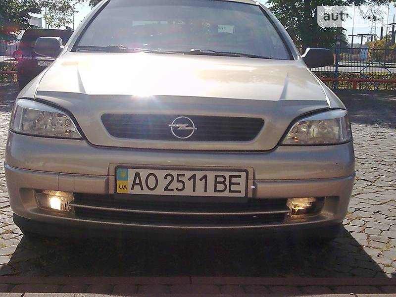 Седан Opel Astra 2006 в Сваляві