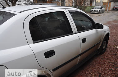 Хэтчбек Opel Astra 2001 в 