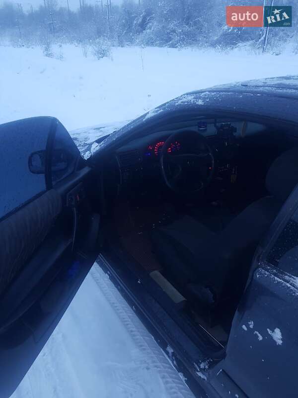 Купе Opel Calibra 1991 в Рава-Руській