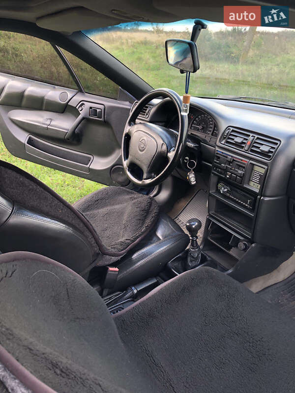 Купе Opel Calibra 1993 в Заставній