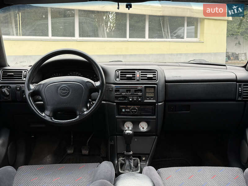 Купе Opel Calibra 1996 в Киеве