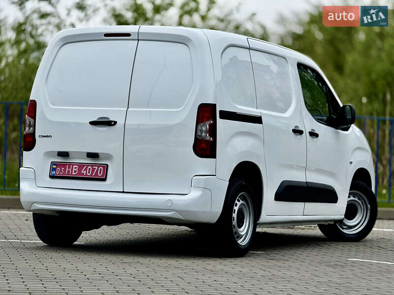 Вантажний фургон Opel Combo Cargo 2020 в Трускавці