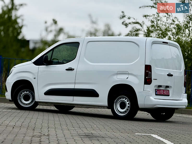 Вантажний фургон Opel Combo Cargo 2020 в Трускавці