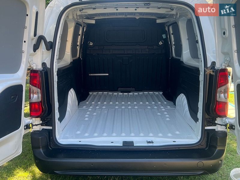 Вантажний фургон Opel Combo Cargo 2021 в Львові
