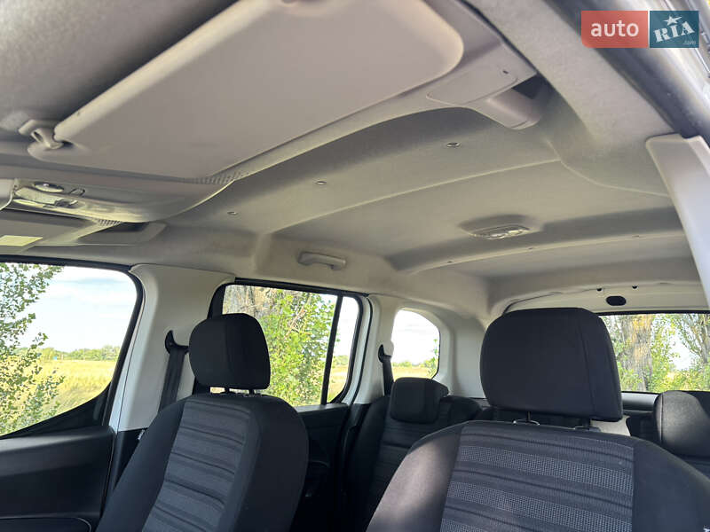 Минивэн Opel Combo Life 2019 в Барышевке фото 25 Минивэн Opel Combo Life 2019 в Барышевке