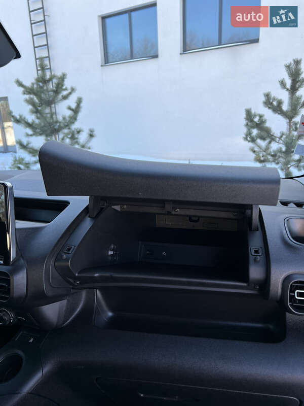 Минивэн Opel Combo Life 2019 в Луцке фото 70 Минивэн Opel Combo Life 2019 в Луцке