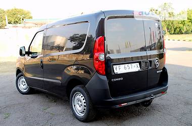 Грузопассажирский фургон Opel Combo 2013 в Полтаве