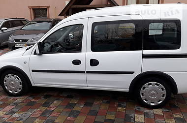 Минивэн Opel Combo 2010 в 