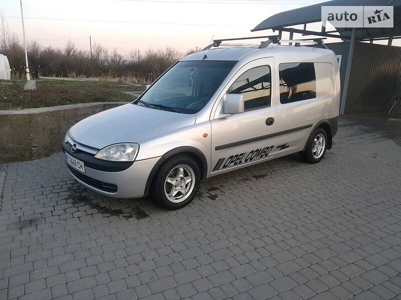 Хетчбек Opel Combo 2004 в Виноградові