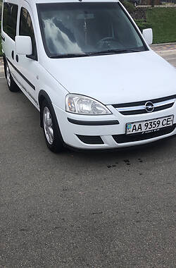 Минивэн Opel Combo 2010 в Киеве