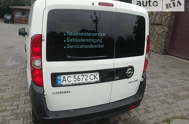 Вантажопасажирський фургон Opel Combo 2012 в Луцьку