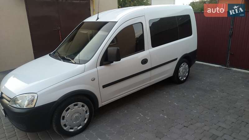 Минивэн Opel Combo 2009 в Львове